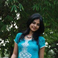 Bindu Madhavi - Meet Veppam Movie Team | Picture 52360